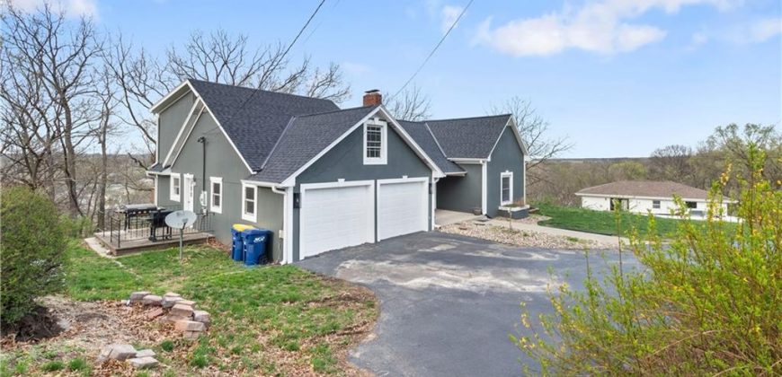 Homes for Sale in Smithville, MO 64089 | 302 W Summit Street