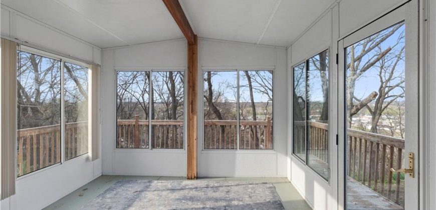 Homes for Sale in Smithville, MO 64089 | 302 W Summit Street
