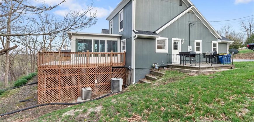 Homes for Sale in Smithville, MO 64089 | 302 W Summit Street