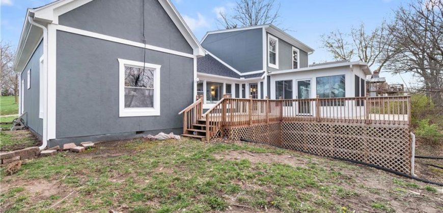 Homes for Sale in Smithville, MO 64089 | 302 W Summit Street