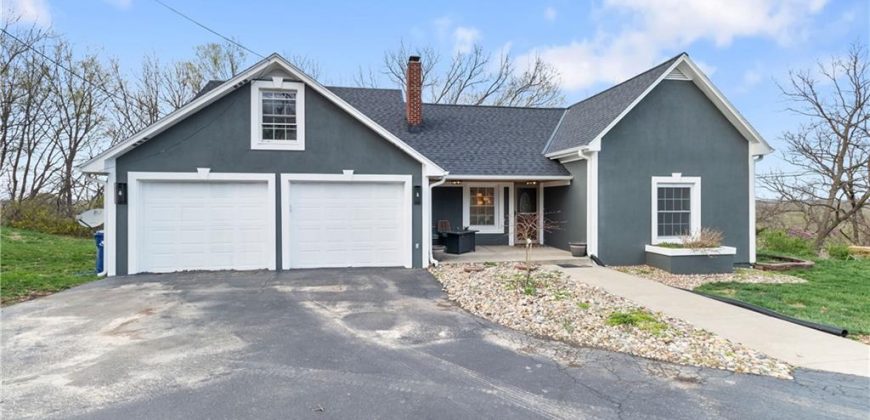 Homes for Sale in Smithville, MO 64089 | 302 W Summit Street