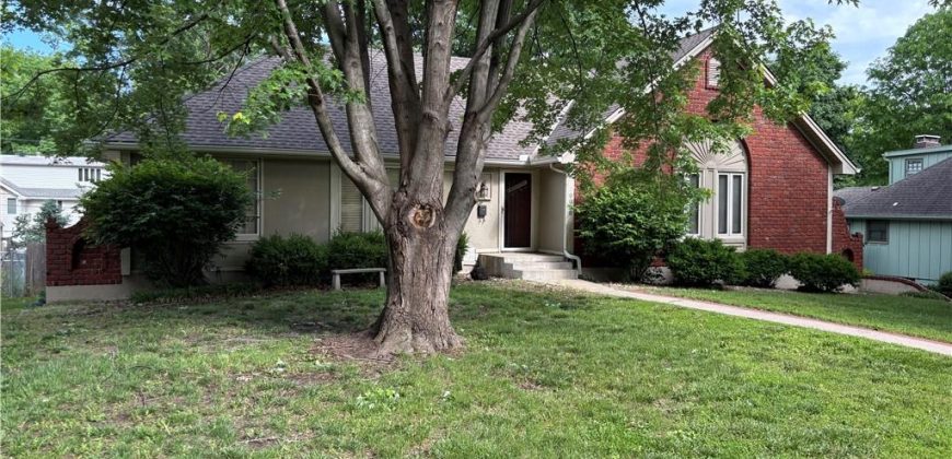 Homes for Sale in Gladstone, MO 64119 | 6009 N Monroe Avenue