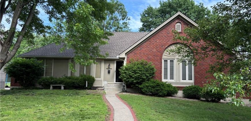 Homes for Sale in Gladstone, MO 64119 | 6009 N Monroe Avenue