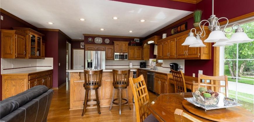Homes for Sale in Parkville, MO 64152 | 6501 N NATIONAL Drive