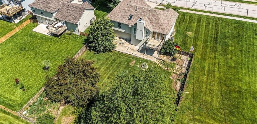 Homes for Sale in Kansas City, MO 64155 | 901 NE 116th Terrace