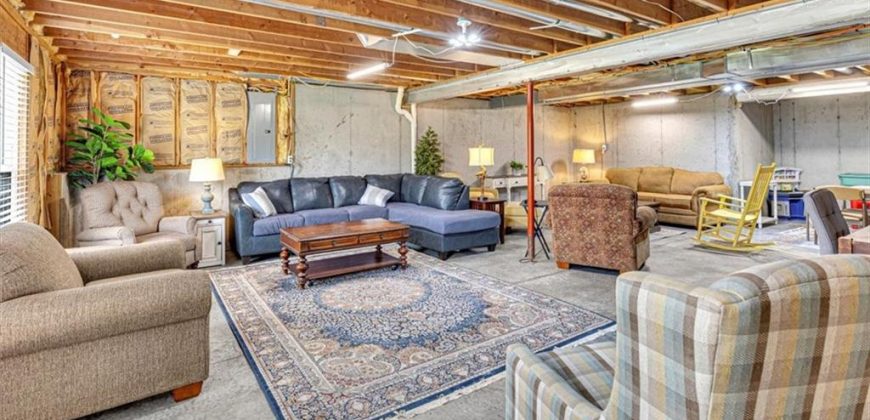 Homes for Sale in Kearney, MO 64060 | 905 W 8th Avenue