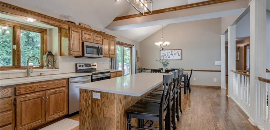 Homes for Sale in Kansas City, MO 64151 | 5712 N Mayview Avenue