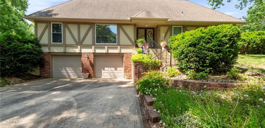 Homes for Sale in Kansas City, MO 64151 | 8174 NW Beaman Drive