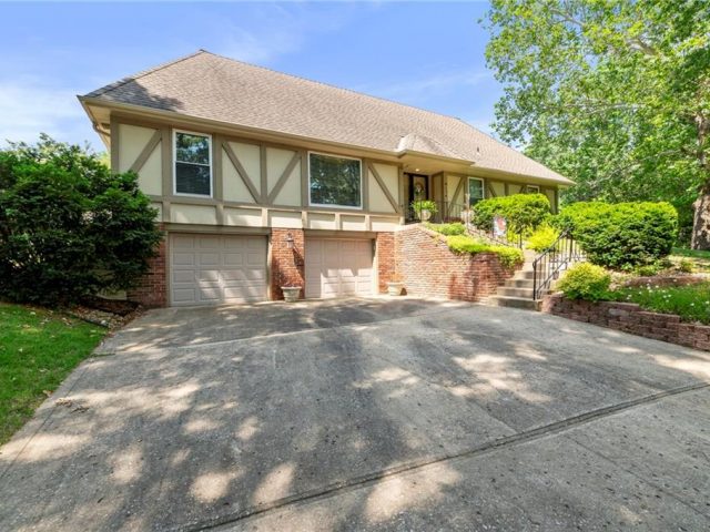 Homes for Sale in Kansas City, MO 64151 | 8174 NW Beaman Drive