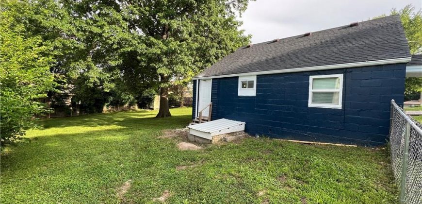 Homes for Sale in Gladstone, MO 64118 | 7104 N Cherry Street