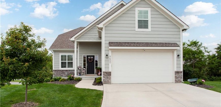 Homes for Sale in Kansas City, MO 64157 | 9600  Smalley Avenue