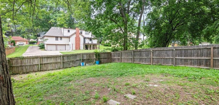 Homes for Sale in Gladstone, MO 64119 | 6100 N Cleveland Avenue