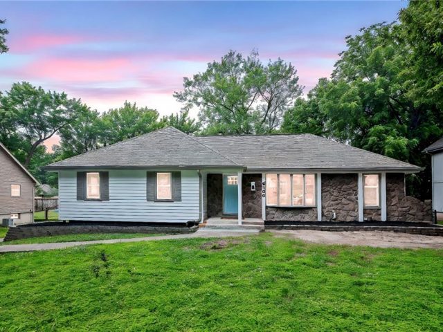 Homes for Sale in Gladstone, MO 64119 | 6100 N Cleveland Avenue