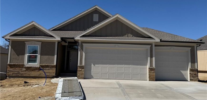 Homes for Sale in Parkville, MO 64152 | 13507  Terrace Park Drive