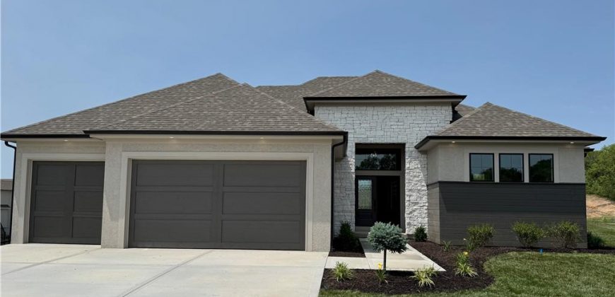 Homes for Sale in Parkville, MO 64152 | 13305  Golden Oak Court