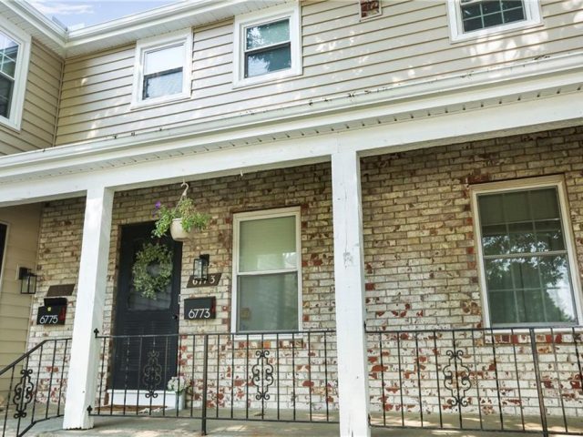 Homes for Sale in Gladstone, MO 64119 | 6773 N ASKEW Circle