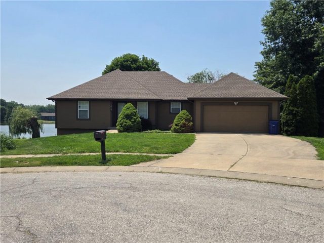 Homes for Sale in Liberty, MO 64068 | 1815  holt Court