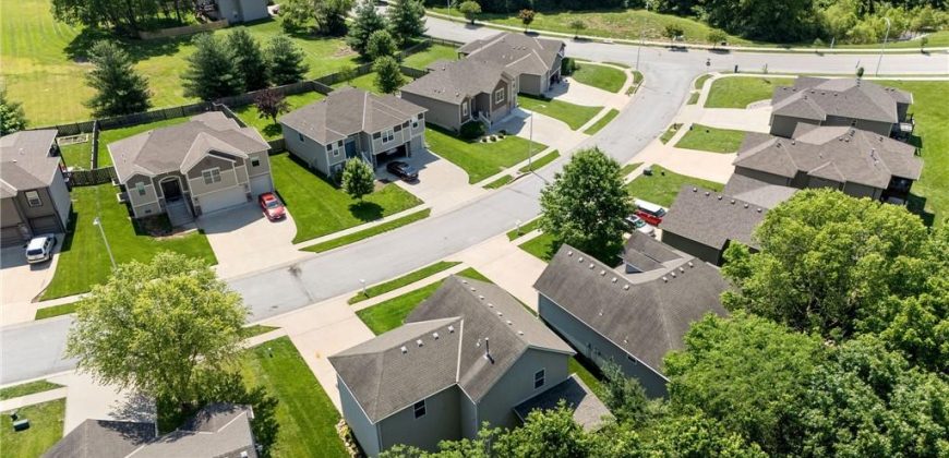 Homes for Sale in Kansas City, MO 64165 | 12318 N Wayne Avenue