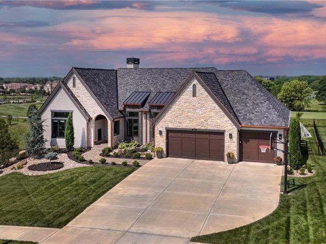 Homes for Sale in Kansas City, MO 64157 | 8512 N Booth Avenue