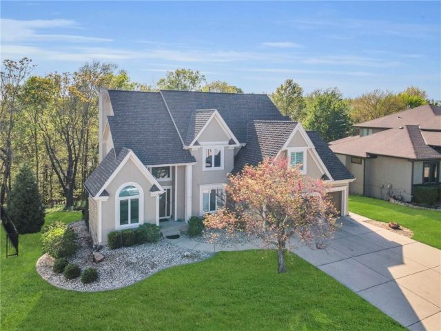 Homes for Sale in Kansas City, MO 64119 | 7728 N Kansas Avenue