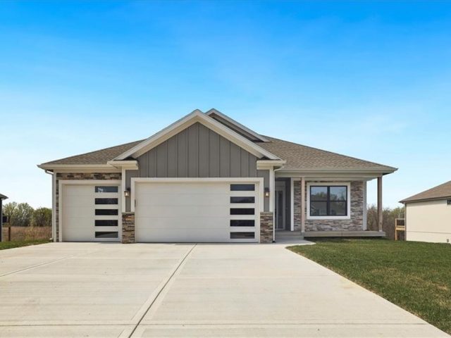 Homes for Sale in Smithville, MO 64089 | 609  Blackhawke Drive