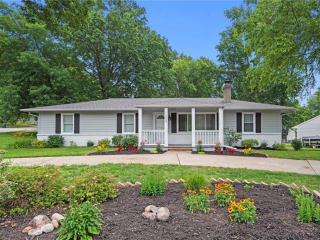 Homes for Sale in Pleasant Valley, MO 64068 | 6809 N Brookside Road