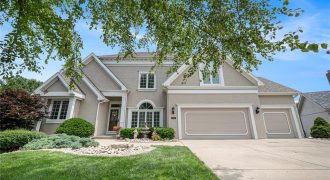 Homes for Sale in Kansas City, MO 64119 | 6111 N Kensington Court