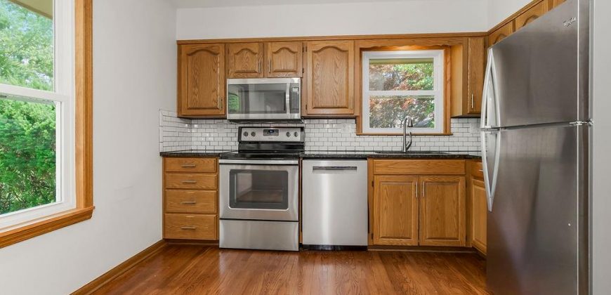 Homes for Sale in Lake Waukomis, MO 64151 | 376 NW North Shore Drive