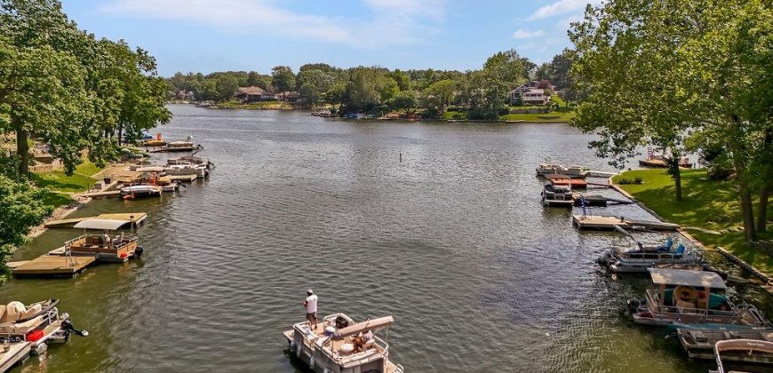 Homes for Sale in Lake Waukomis, MO 64151 | 376 NW North Shore Drive