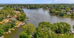 Homes for Sale in Lake Waukomis, MO 64151 | 376 NW North Shore Drive
