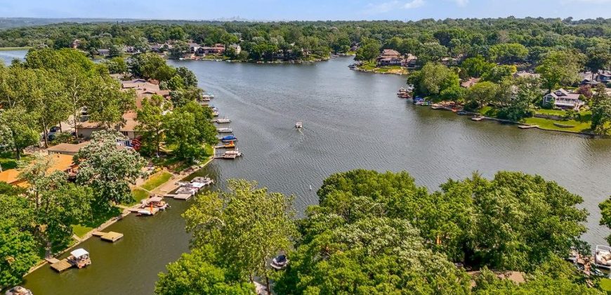Homes for Sale in Lake Waukomis, MO 64151 | 376 NW North Shore Drive