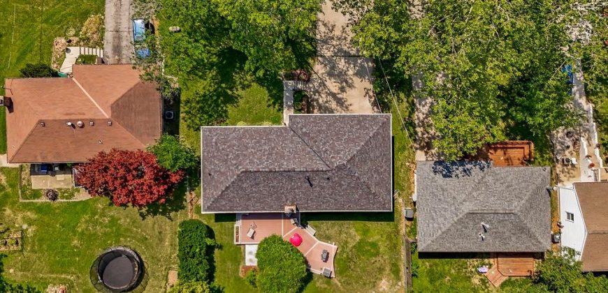 Homes for Sale in Lake Waukomis, MO 64151 | 376 NW North Shore Drive