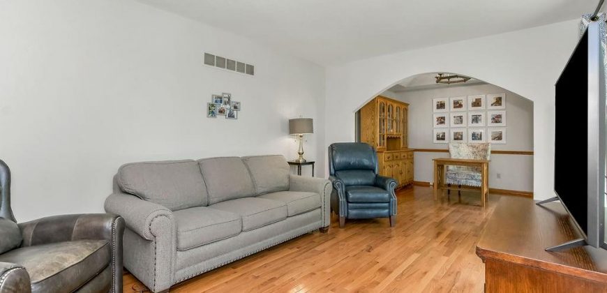 Homes for Sale in Lake Waukomis, MO 64151 | 376 NW North Shore Drive
