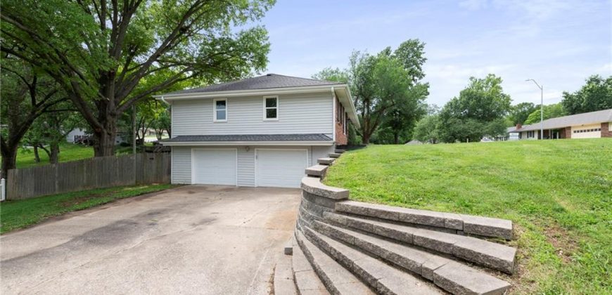 Homes for Sale in Kansas City, MO 64151 | 3109 NW Karen Road