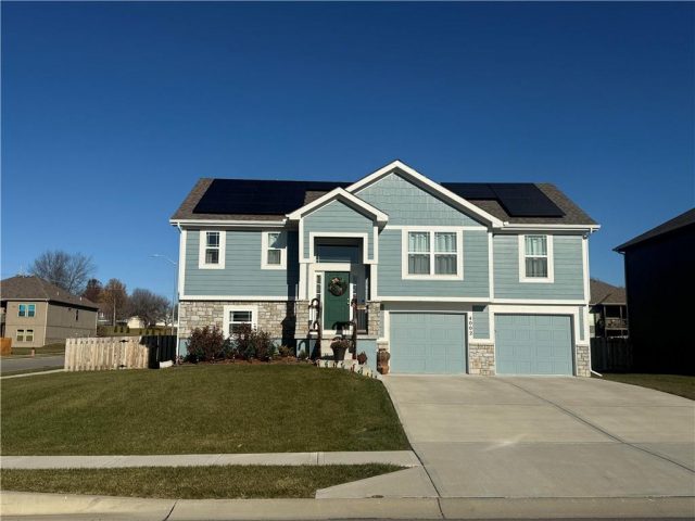 Homes for Sale in Kansas City, MO 64119 | 4002 NE 79th Terrace