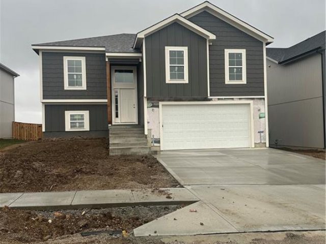 Homes for Sale in Kansas City, MO 64154 | 9504 N Harden Avenue