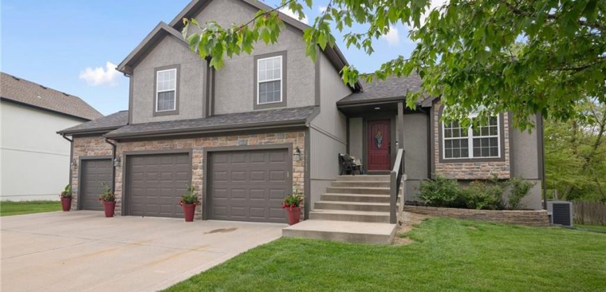 Homes for Sale in Kansas City, MO 64157 | 10747 N Laurel Avenue
