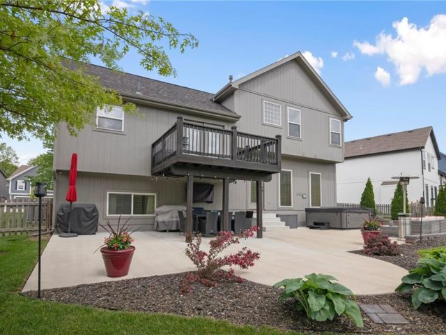 Homes for Sale in Kansas City, MO 64157 | 10747 N Laurel Avenue