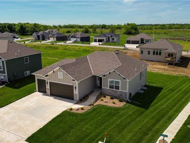 Homes for Sale in Kansas City, MO 64165 | 1301 NE 123rd Street