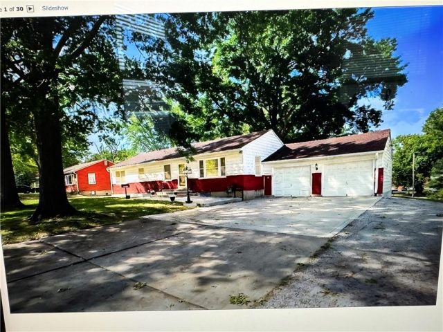 Homes for Sale in Oakview, MO 64118 | 6404 N Harrison Street
