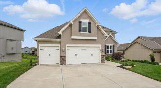 Homes for Sale in Kansas City, MO 64151 | 7611 N Adrian Avenue