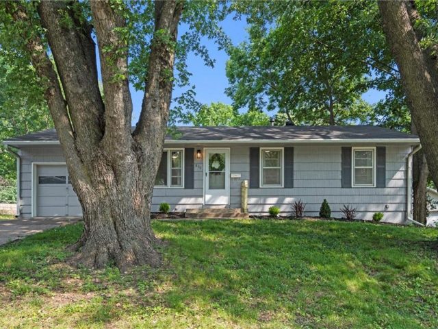 Homes for Sale in Liberty, MO 64068 | 819  REED Street