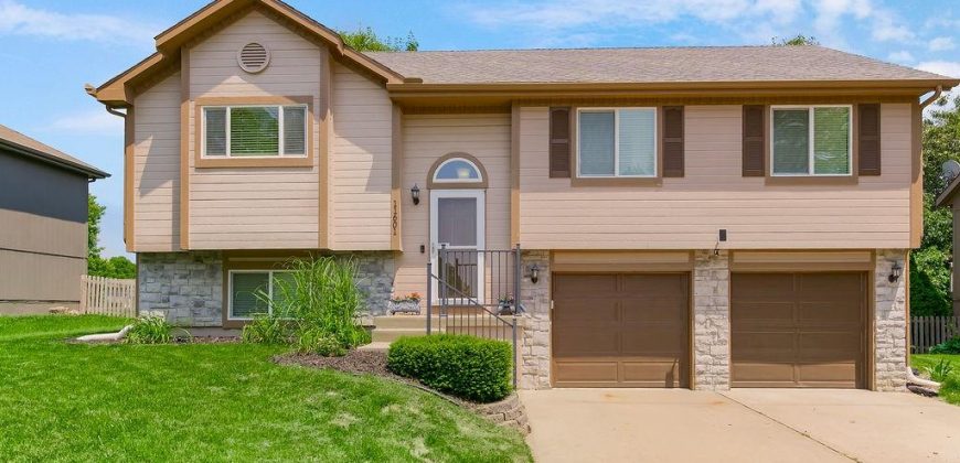 Homes for Sale in Kansas City, MO 64157 | 11601 N Manning Avenue