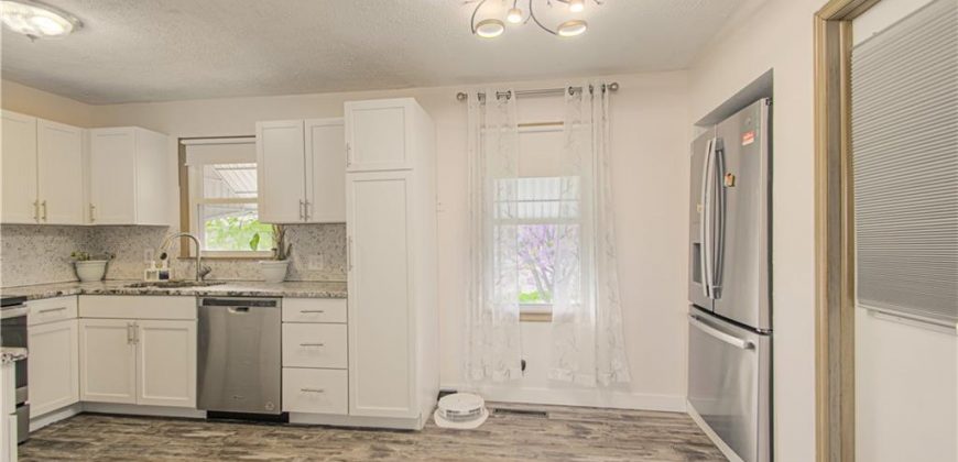 Homes for Sale in Kansas City, MO 64116 | 435 NE 41st Terrace