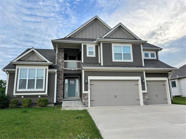 Homes for Sale in Kansas City, MO 64157 | 10500 N Randolph Avenue