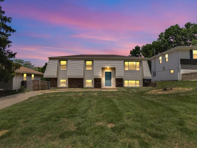 Homes for Sale in Kansas City, MO 64118 | 1212 NW 67th Street