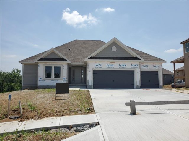 Homes for Sale in Kansas City, MO 64156 | 7009 NE 102nd Court