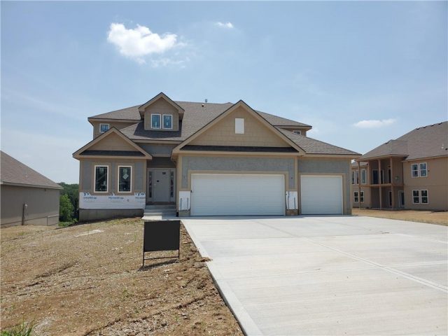 Homes for Sale in Kansas City, MO 64156 | 7005 NE 102nd Court