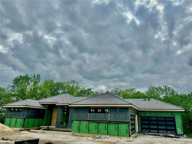 Homes for Sale in Parkville, MO 64152 | 7410 NW Pampas Lane