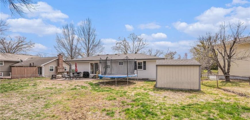 Homes for Sale in Gladstone, MO 64119 | 2902 NE 63rd Street